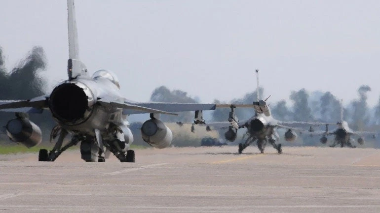 Σοκ στην Τουρκία: Γέμισε το Αιγαίο μαχητικά – Κοινά γυμνάσια Ελλήνων-Αμερικανών-Βρετανών στο Καστελόριζο – Συνοδεία του κατασκοπευτικού G550 τα ισραηλινά F-16 στο FIR Αθηνών